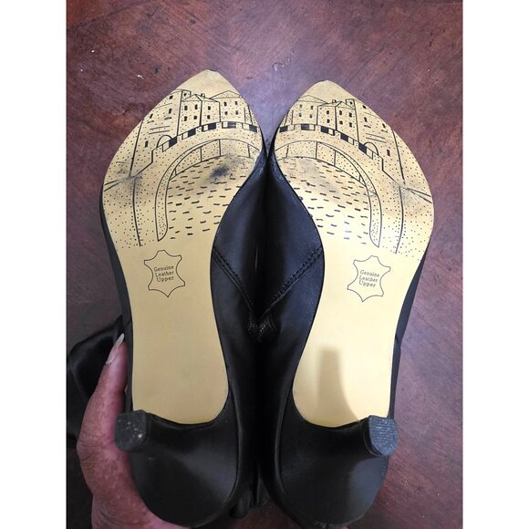 Bella Vita Leather Pointed Toe Ankle Boots Side Zippers & Kitten Heels Size 7.5w - Picture 8 of 13